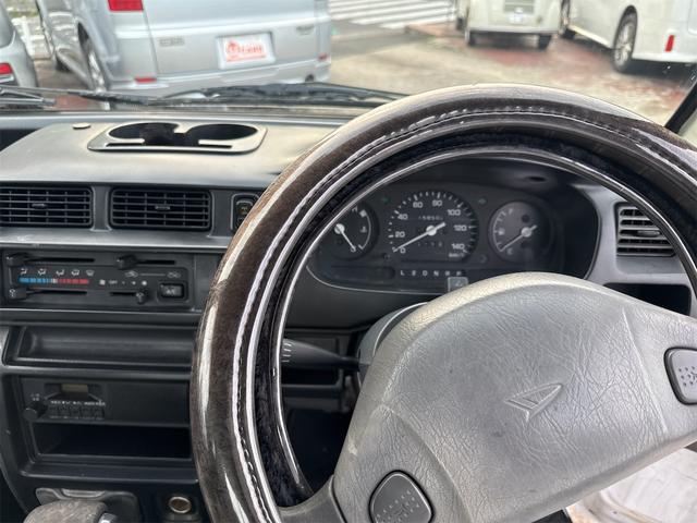 0803504A30260425W00114.jpg