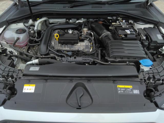 0704805A30260615W00116.jpg