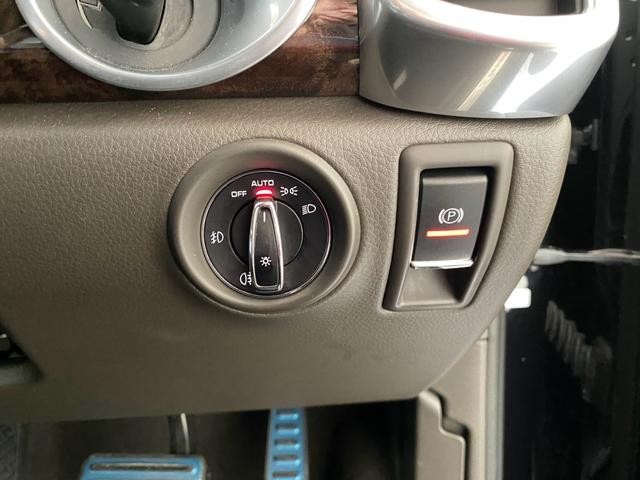 0202228A30260926W00117.jpg