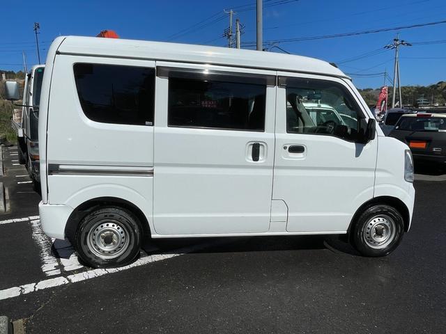0900672A30260426W00403.jpg