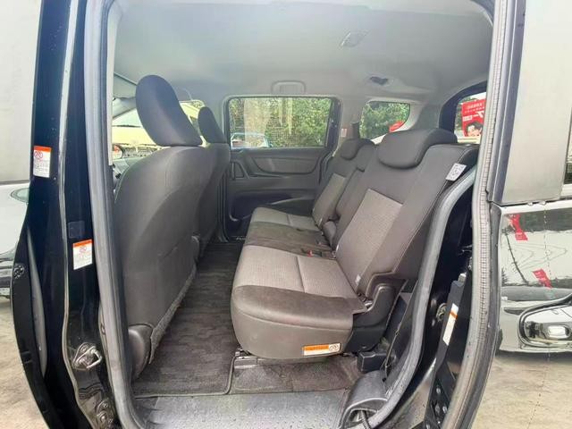 0508767A30260905W00210.jpg