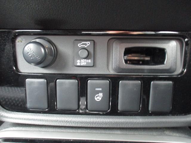 0803064A30260622W00112.jpg