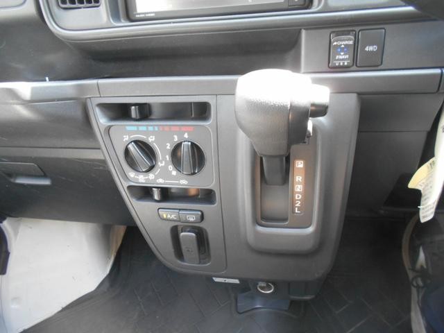 1120030A30260718W00303.jpg