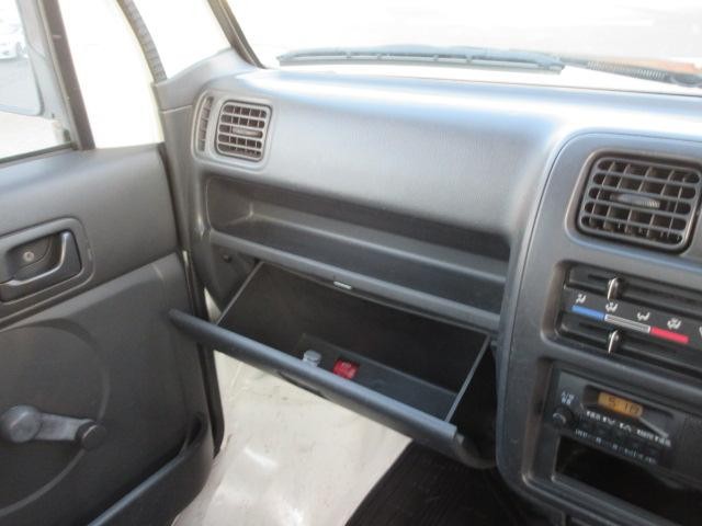 0700145A30260310W00115.jpg