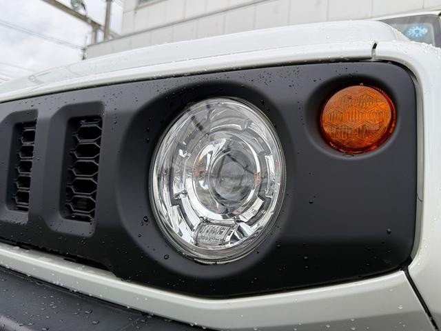 1001933A30260829W00610.jpg
