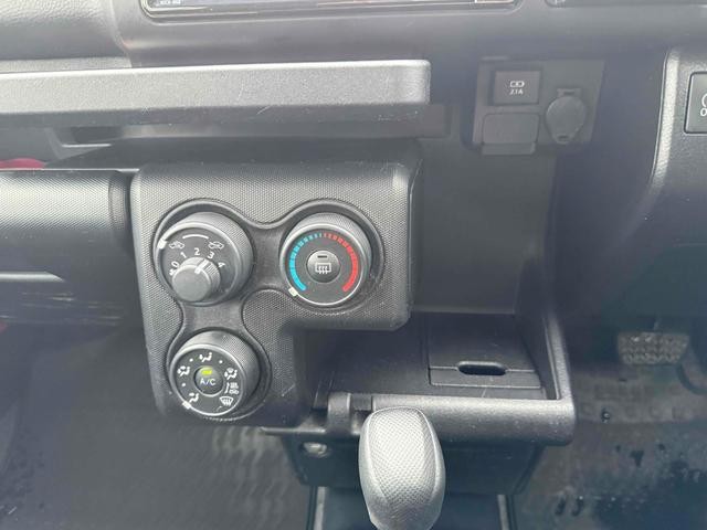 0600548A30260910W00105.jpg