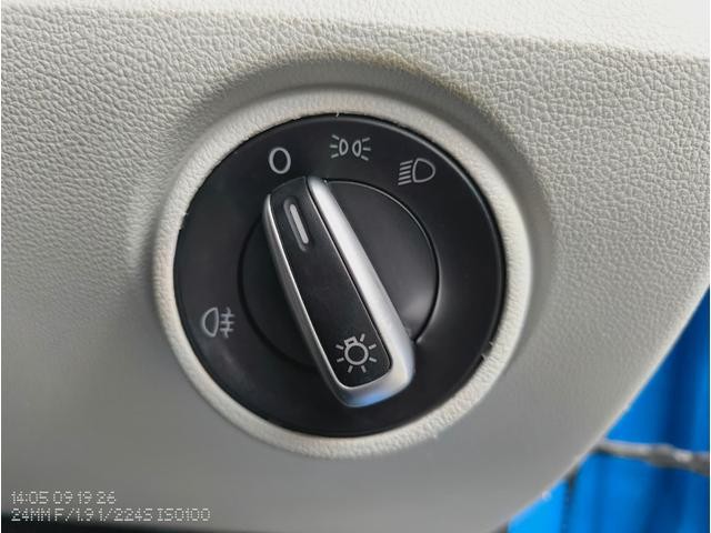 0704385A30260919W00117.jpg