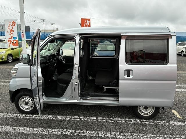 0520530A30260911W01213.jpg