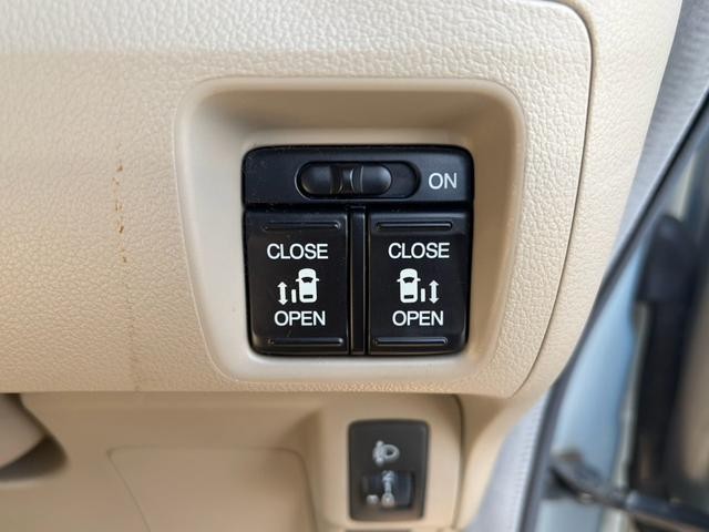 0500063A30261016W00206.jpg