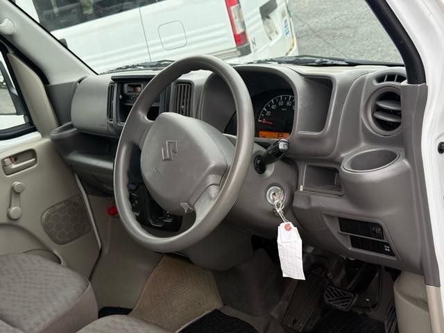 0510783A30260905W00206.jpg