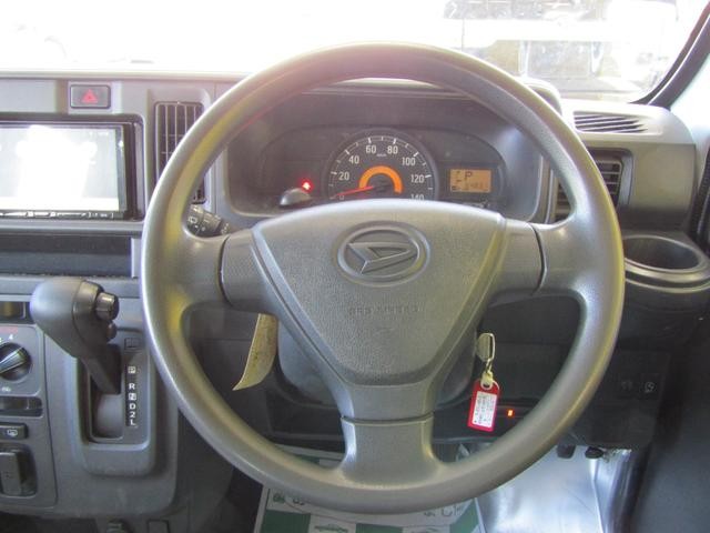 0530123A30260428W01311.jpg