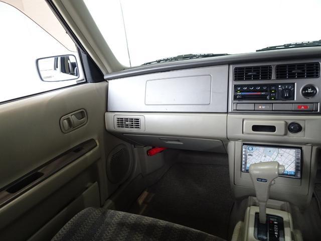 0551070A30260703W00216.jpg