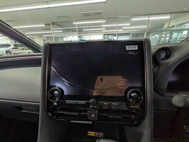 0301981A30260828W00104.jpg