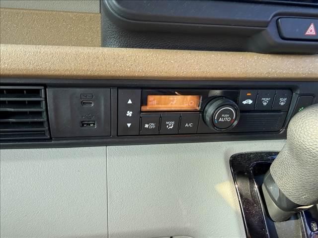 1001933A30260916W00707.jpg
