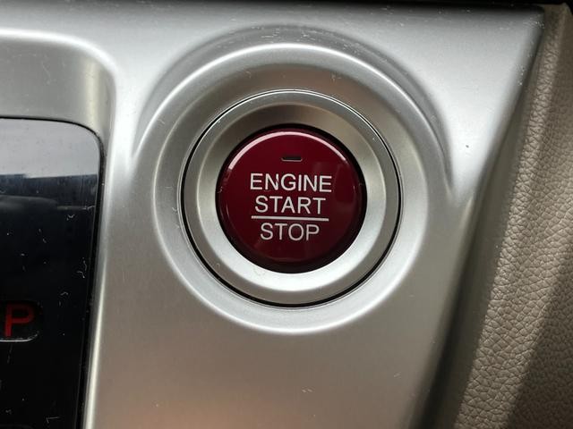 0800674A30260929W00119.jpg