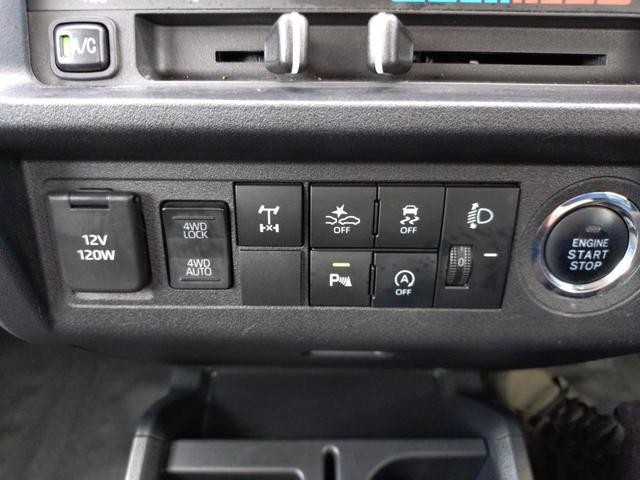 0503425A30260727W00113.jpg