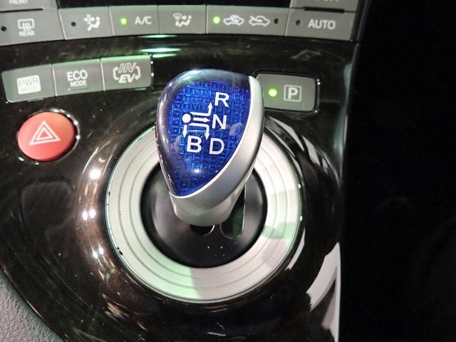0230024A30261005W00217.jpg