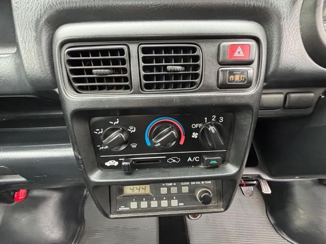 0700199A30260629W00214.jpg