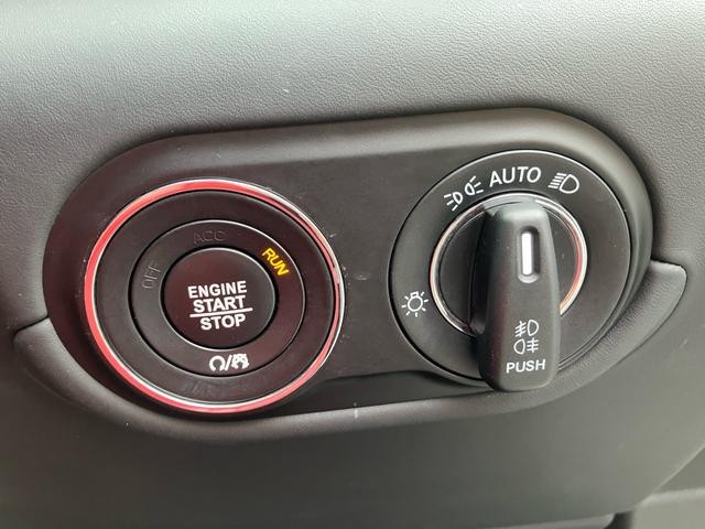 0504168A30251112W00119.jpg