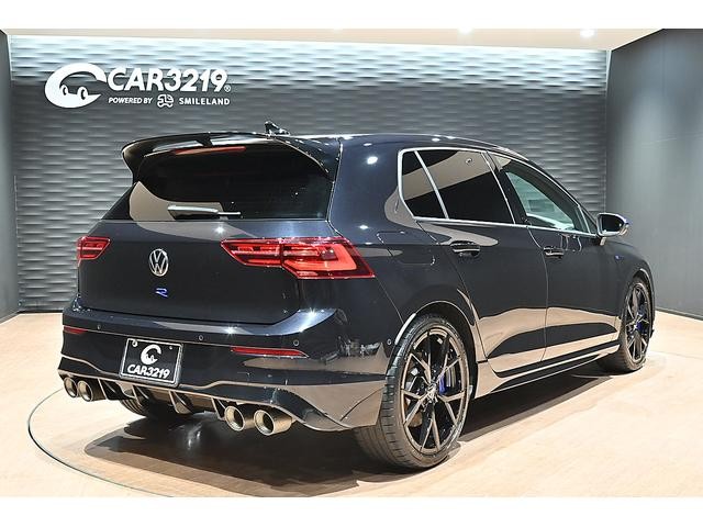 0541420A30261011W00204.jpg