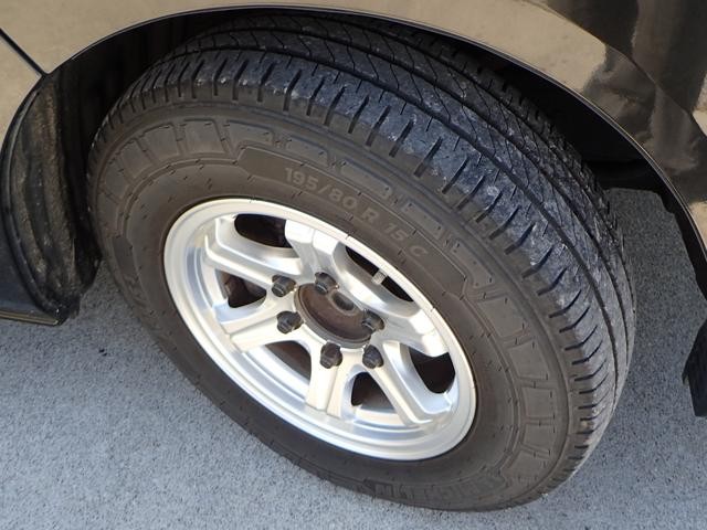 0706836A30261011W00109.jpg