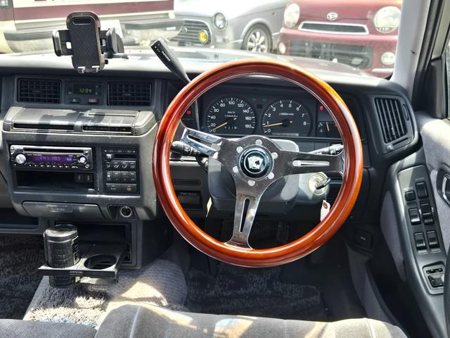 1120002A30260424W00214.jpg