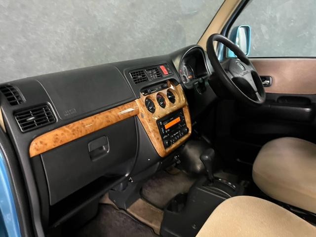 0710163A30261018W00316.jpg