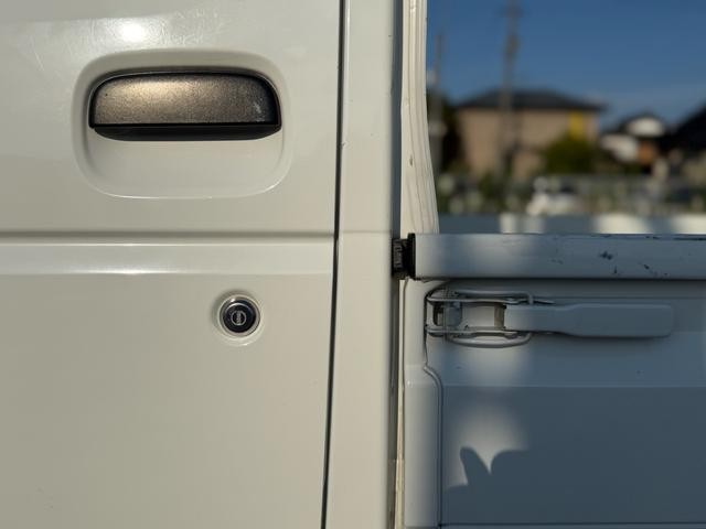 0701844A30260802W00116.jpg