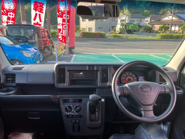1002345A30260409W00317.jpg