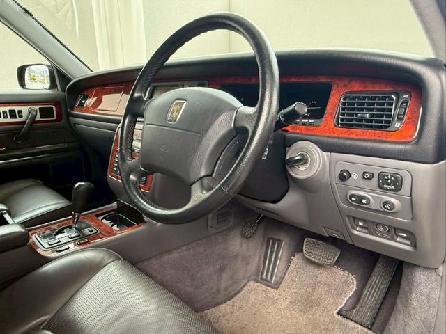 0540445A30260601W00110.jpg