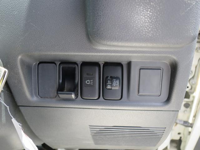 0903901A30260605W00212.jpg