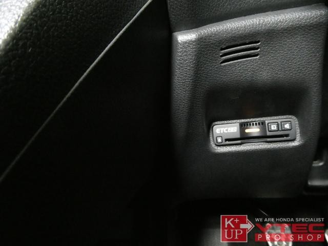 0540299A30260927W00112.jpg