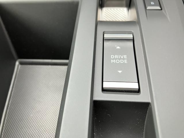 0403640A30260720W00816.jpg