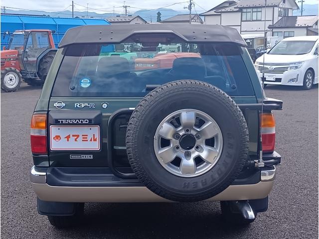 9900182A30260707W00116.jpg