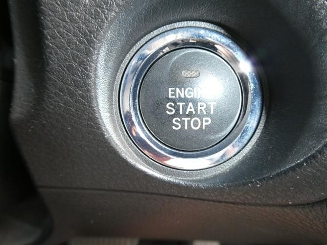 0403642A30260722W00611.jpg