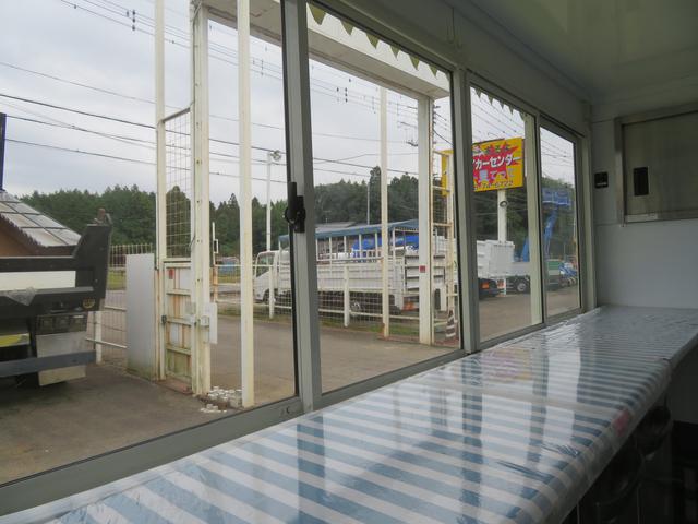 0400935A30251104W00112.jpg