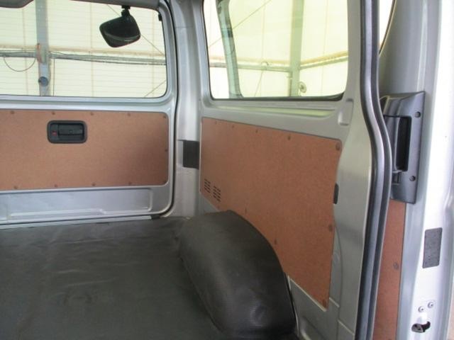 0205183A30260928W00215.jpg