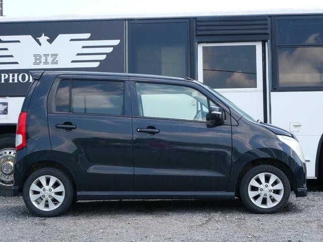 0401936A30260819W00103.jpg