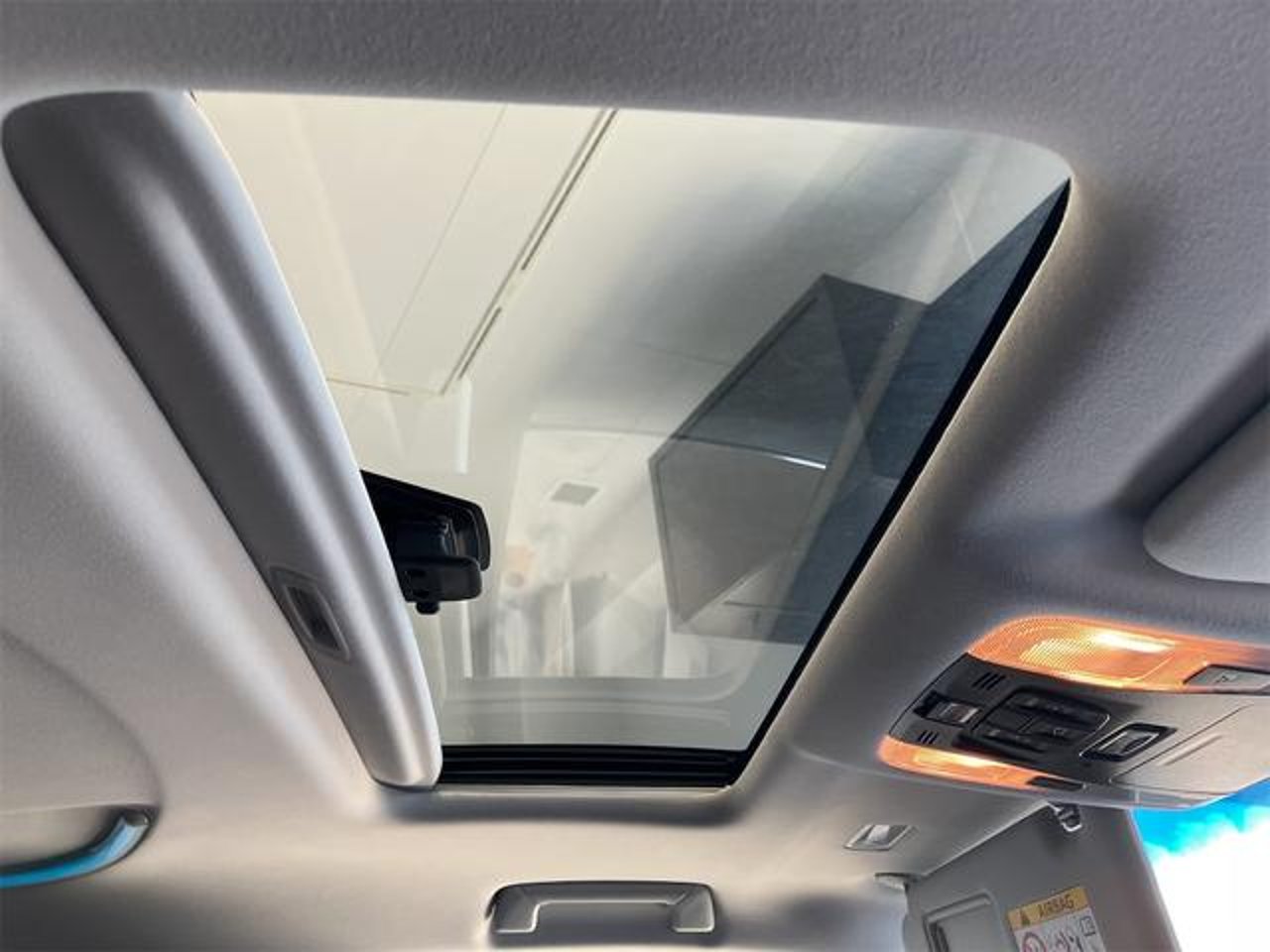 2019 Toyota Alphard, photo 1 of 1