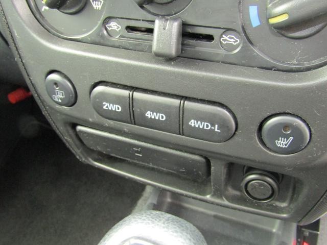 0403269A30260825W00417.jpg