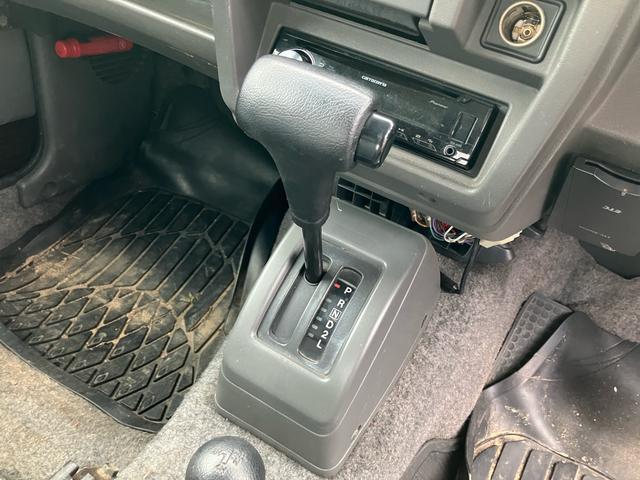 1001093A30250621W00114.jpg