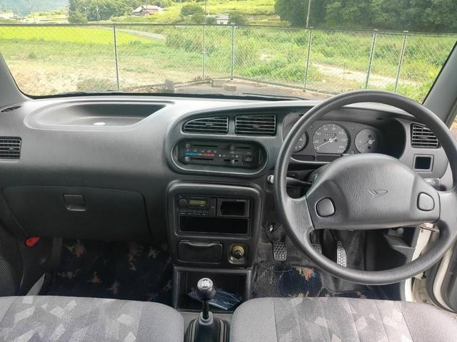 1001999A30260927W00704.jpg