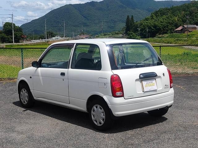 1001999A30260927W00712.jpg