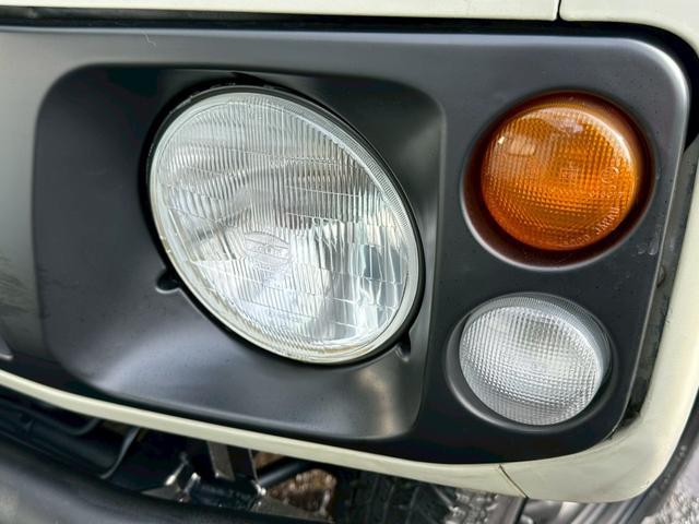0910107A30260528W00112.jpg