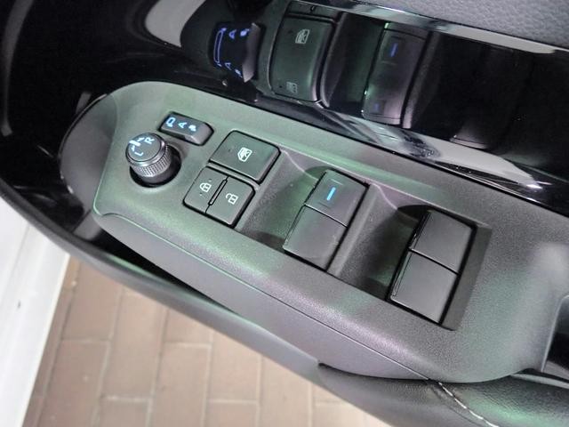 0204644A30260820W00414.jpg