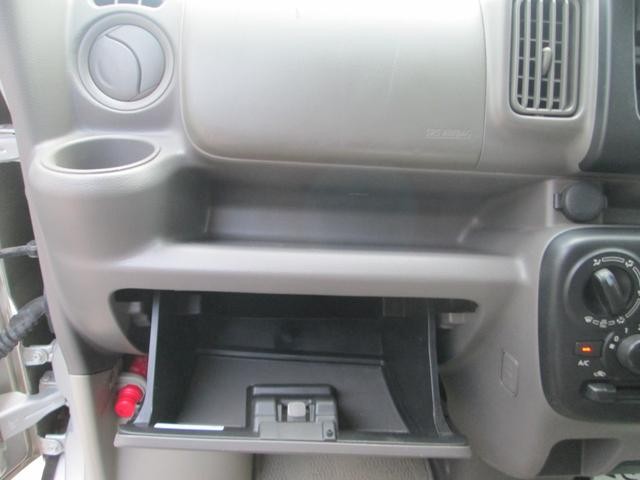 0550673A30260725W00319.jpg