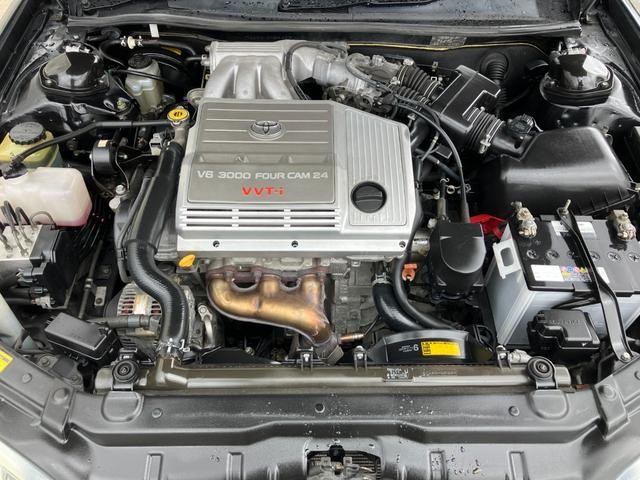 0541049A30260912W00207.jpg