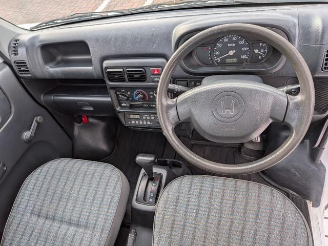 0561037A30260902W00101.jpg