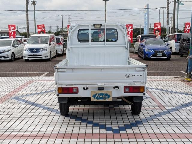 0561037A30260902W00115.jpg