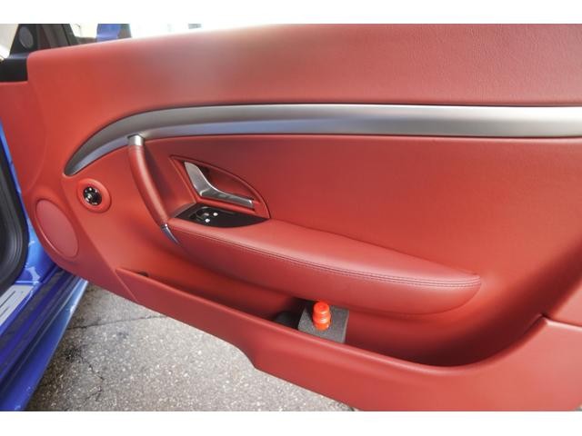 9570998A30260511W00111.jpg